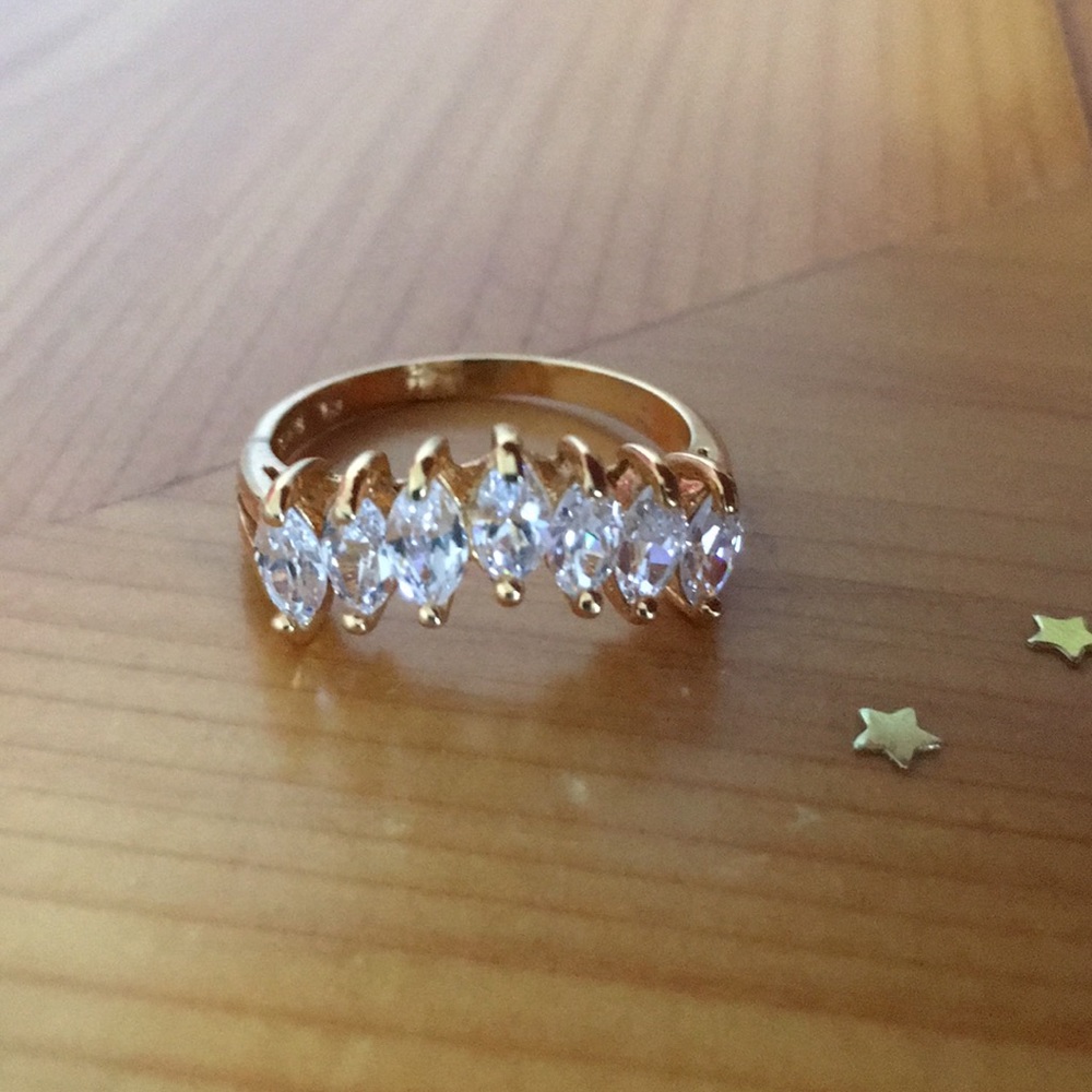 Gorgeous sterling ring